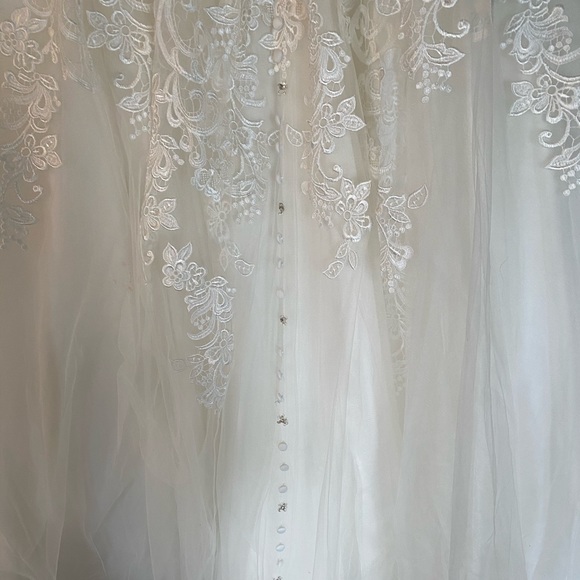 Allure Romance Wedding -New With Tags -Style 2816 - Picture 6 of 7